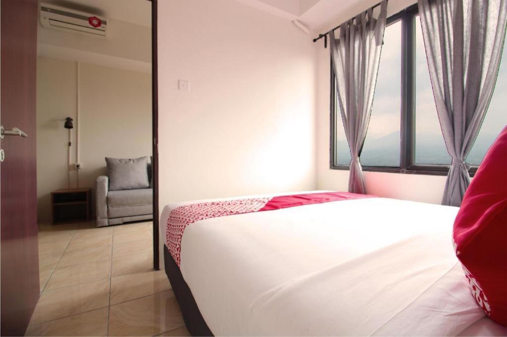 Hotel Super Oyo Capital O 483 Tamansari Panoramic Bandung Esterno foto